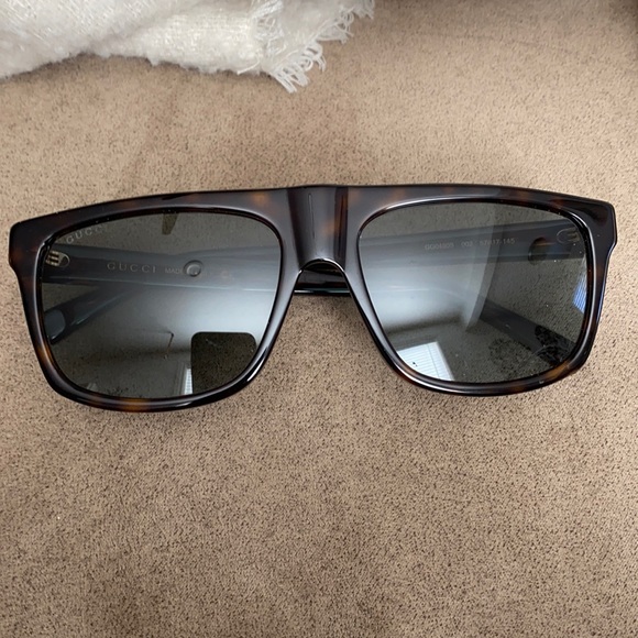 Gucci 57 17 Sunglasses